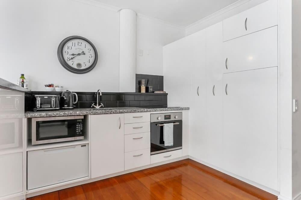 Funky One Bedroom Apartment On Princes Wharf Auckland Exterior foto